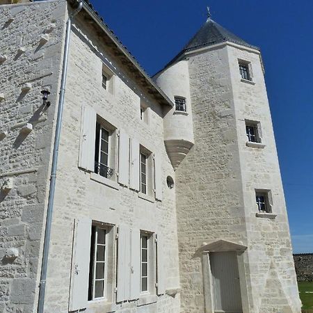 לינה וארוחת בוקר Bessines Logis De Pierre Levee מראה חיצוני תמונה