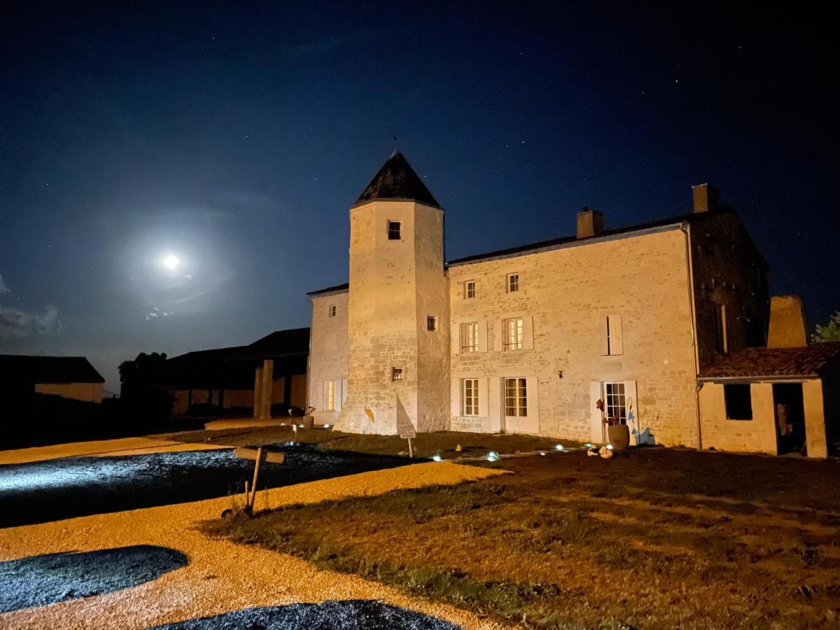 לינה וארוחת בוקר Bessines Logis De Pierre Levee מראה חיצוני תמונה